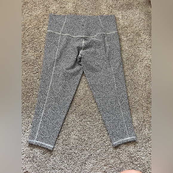 Athleta Salutation Stash II Textured crop black and white 1X - Picture 4 of 8